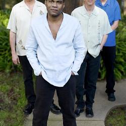 The Robert Cray Band  – Don't Break This Ring
