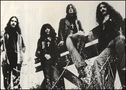 Black Sabbath – Under The Sun / Every Day Comes And Goes