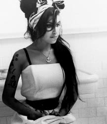 Amy Winehouse – Back in Black