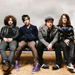 Fall Out Boy – My Song Know What You Did In The Dark (Light 'Em Up)