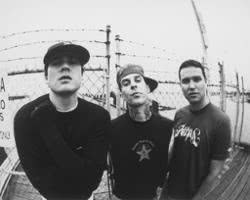 Blink-182 – Cynical (Grammy, лучший рок-альбом 2017